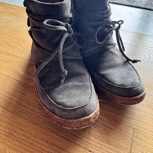 UGG Suede Boots in Dark Grey